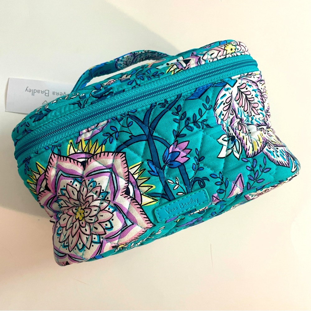 NEW! Vera Bradley Cosmetic Train Case